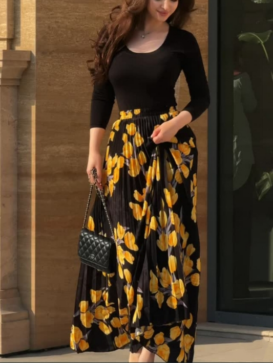 Yellow printed pleated skirt